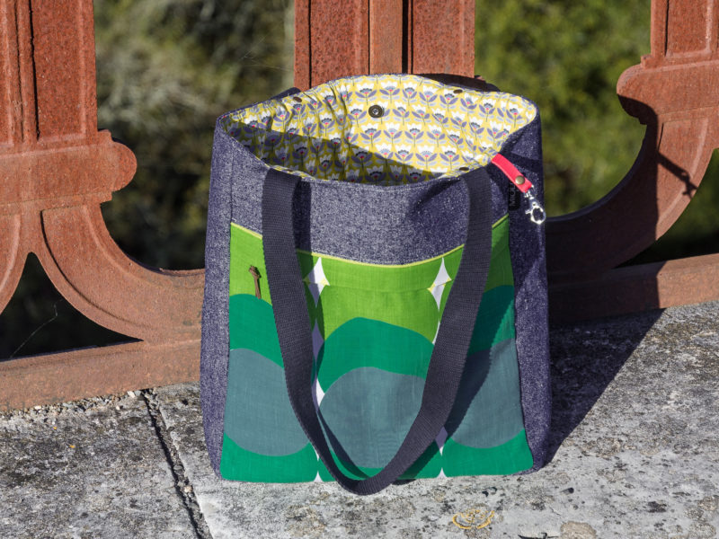 Circles Tote Bag with Front Zip Pocket - Image 4