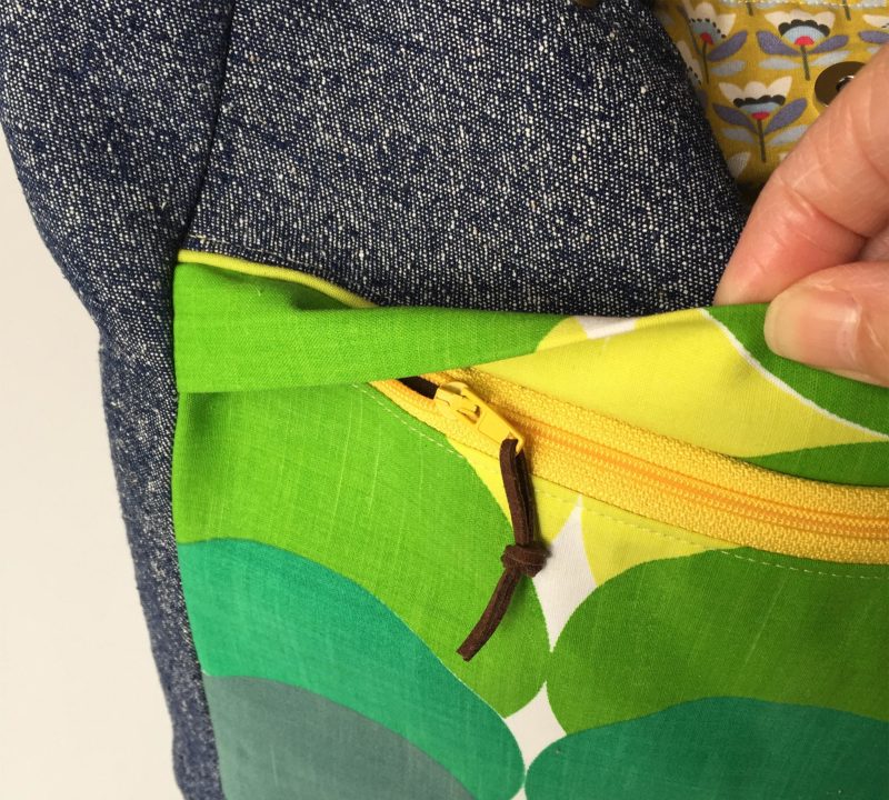 Circles Tote Bag with Front Zip Pocket - Image 11