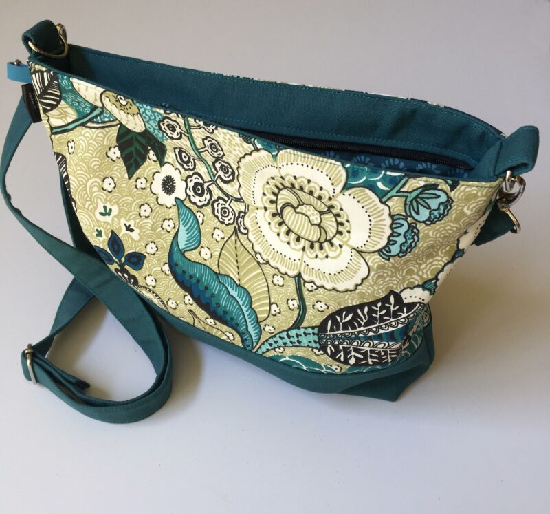 The Lowen Large Crossbody Bag - Image 3