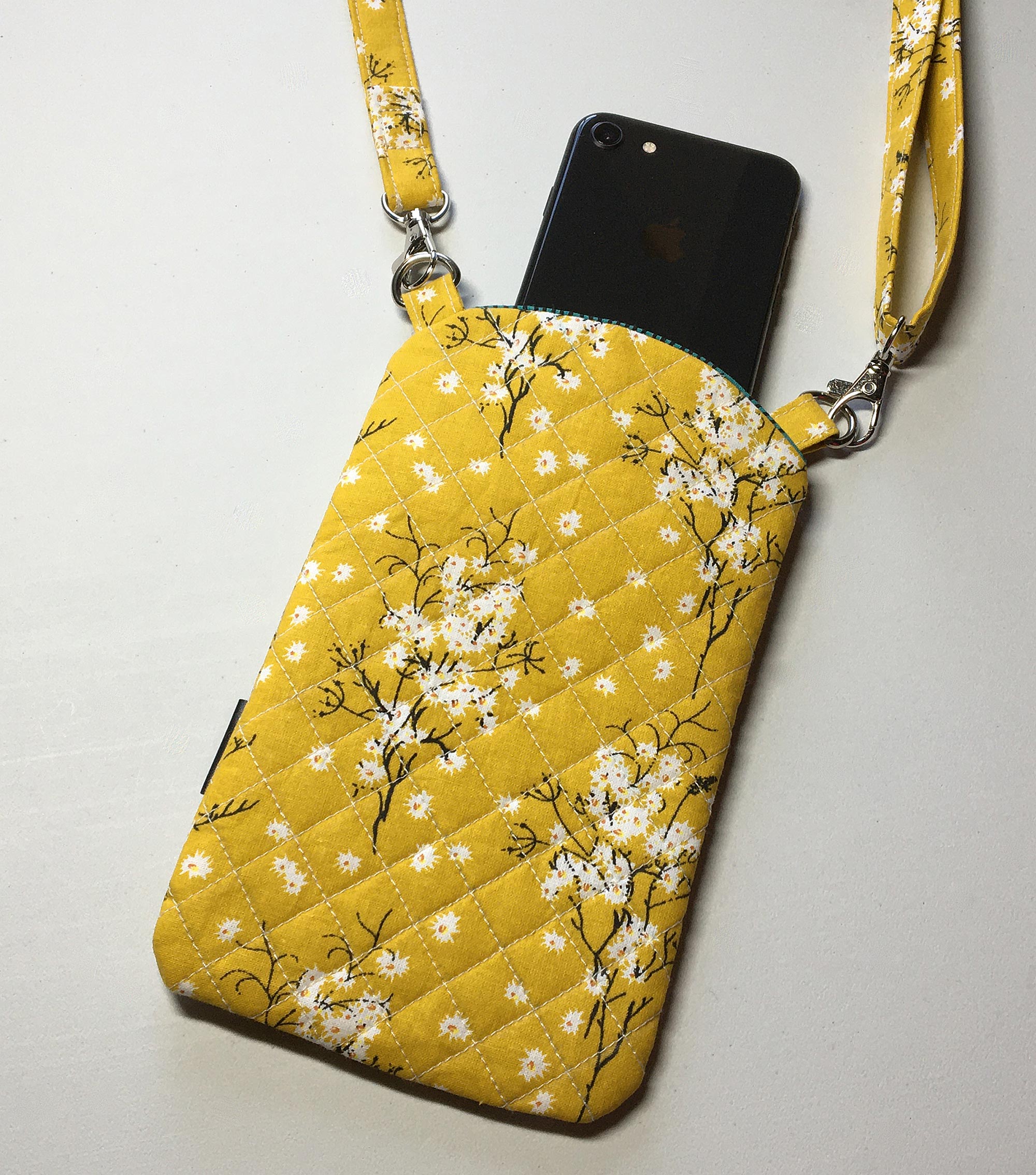Quilted cell phone pouch hotsell