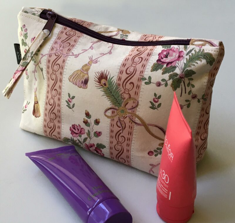 So French! Zipped Cosmetics Pouch - Image 4